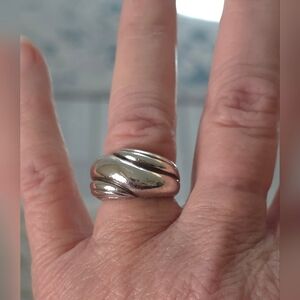 STERLING SILVER 925 LADIES RING 7.55 Grams Comes with box shown SIZE 5.5